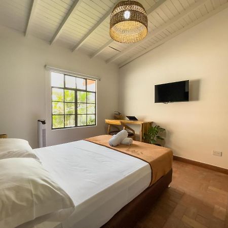 Hotel Casa Las Palmas Меделин Екстериор снимка