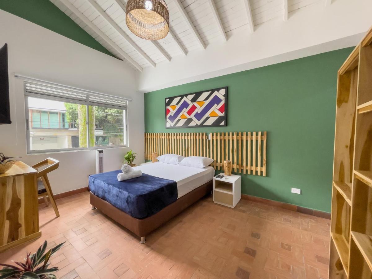 Hotel Casa Las Palmas Меделин Екстериор снимка