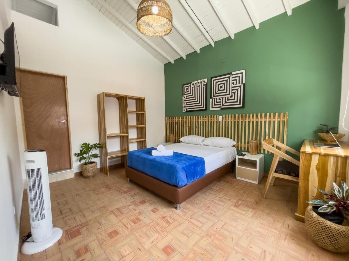 Hotel Casa Las Palmas Меделин Екстериор снимка