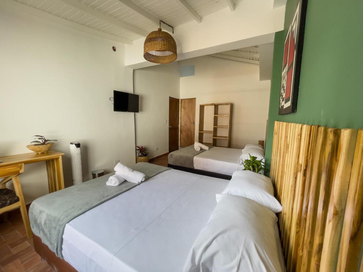 Hotel Casa Las Palmas Меделин Екстериор снимка