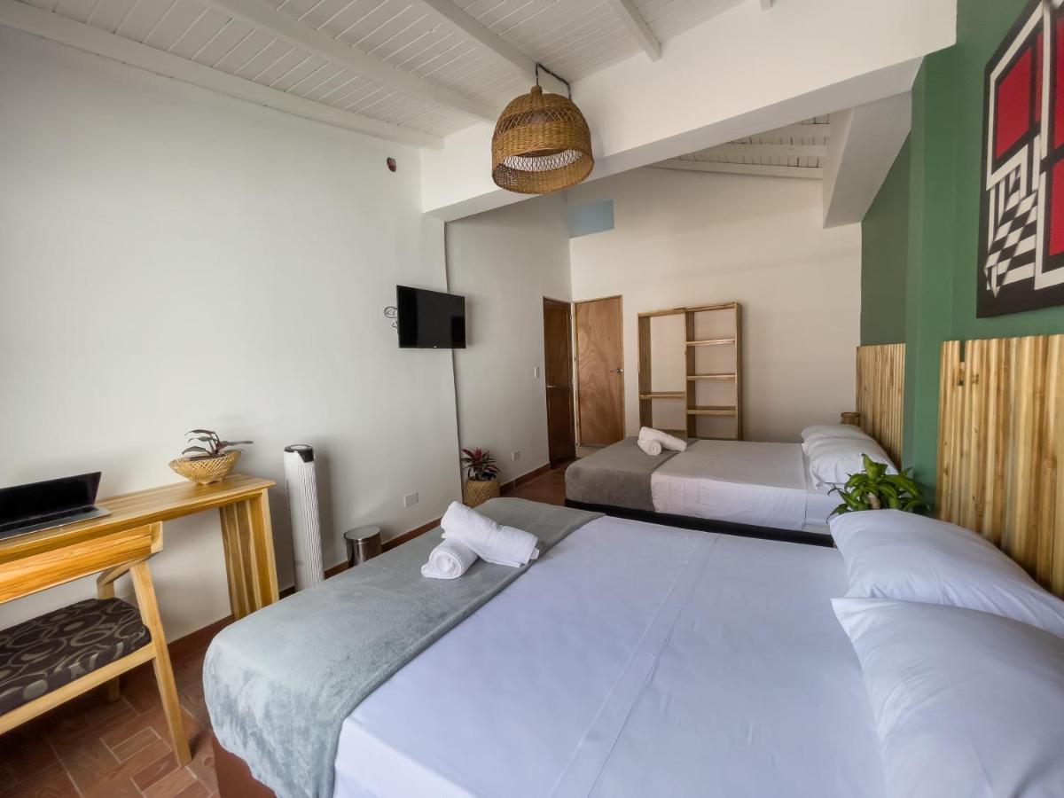 Hotel Casa Las Palmas Меделин Екстериор снимка