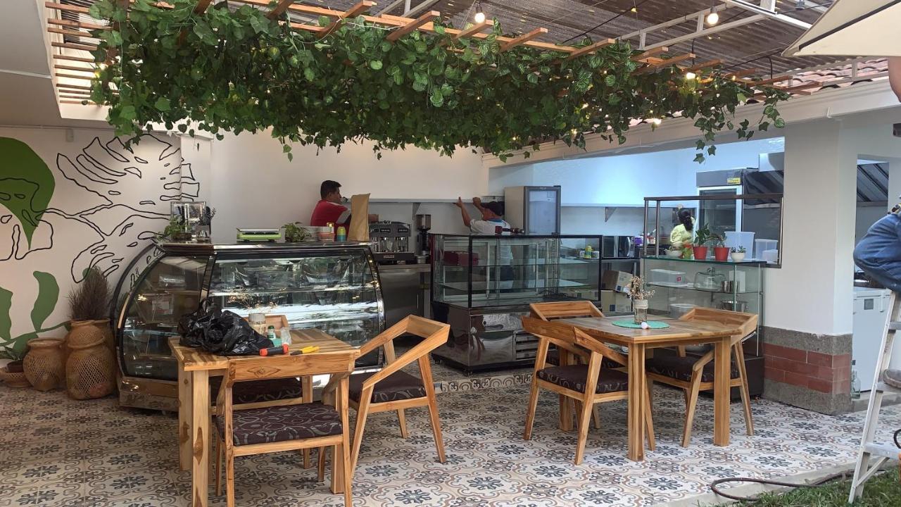 Hotel Casa Las Palmas Меделин Екстериор снимка